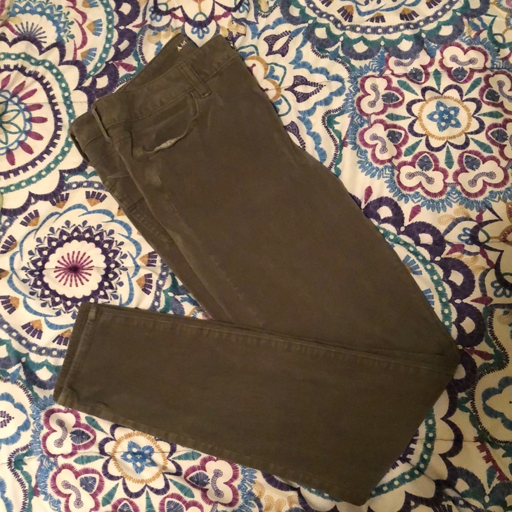 Green American Eagle Super Stretch Jegging Pants